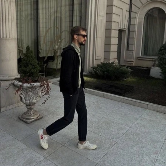 EVERLANE UNIFORM
The Slim 4-Way Stretch Organic Jean - Picture 1 of 8